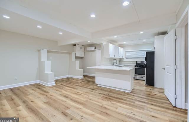 121 Fairview Street #3