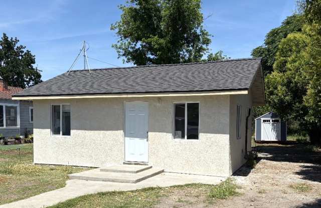 REDUCED!!!  Newly Remodeled 1 Bedroom 1 Bath Home in Dos Palos