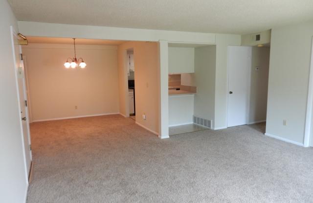 LOVELY spacious 2 bed/2 bath Westminster condo