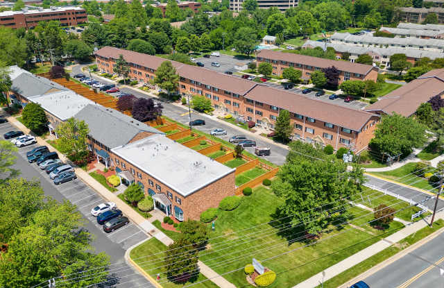 Gainsborough Court, Churchill Mews, and Copperfield Square Apartments & Townhomes