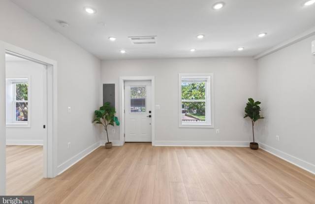 2236 40TH Street NW unit: Five