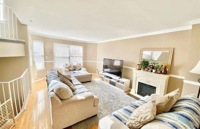 790 Harbortown Boulevard