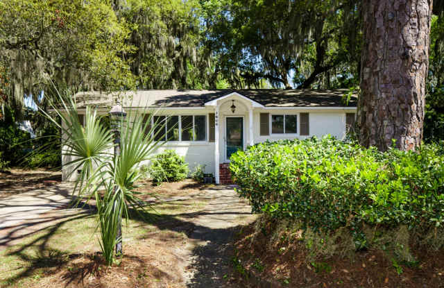 Coastal Charm in the Heart of Port Royal