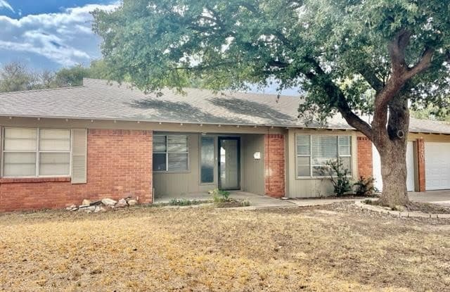 2201 Huntington St - 2201 Huntington Street, Midland, TX 79705