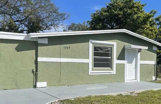 1544 Nw 15th Terrace