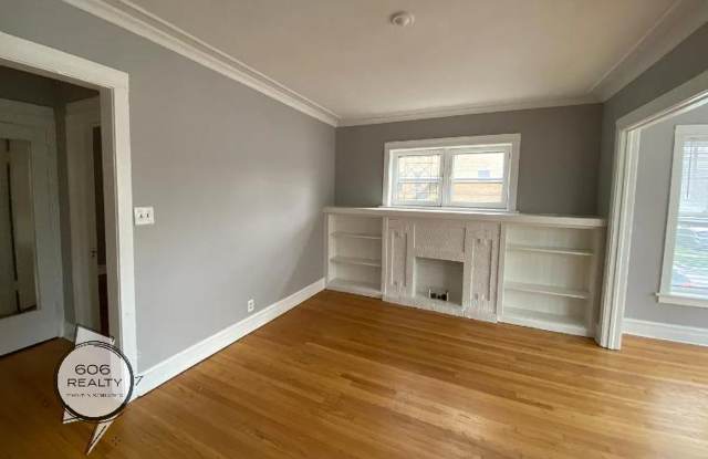 Photo of East Albany Park Apts for Rent!