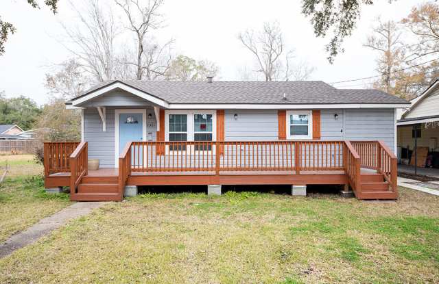 Photo of 2301 Lilly St