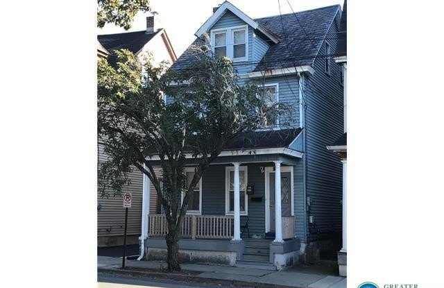 71 W Goepp Street