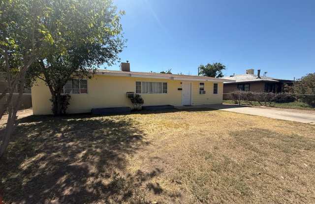 809 Spruce Ave