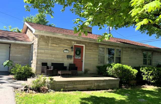 120 E Dixie Street