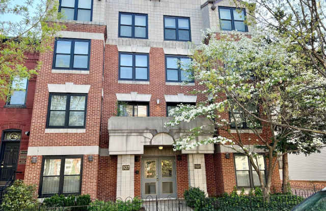 327-329 8TH Street NE unit: 3
