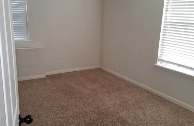 Cozy 1 Bedroom off Barnes and Oro Blanco. photos photos