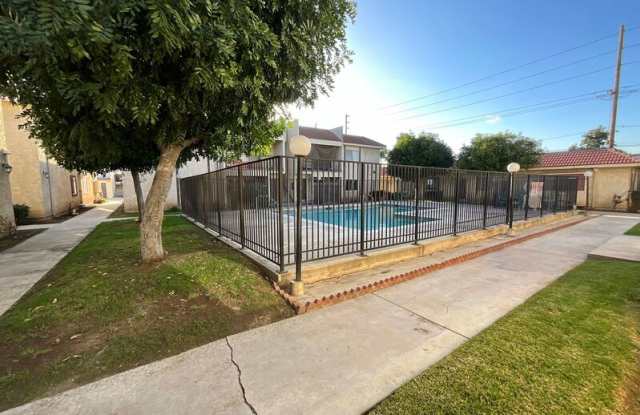 1520 N California Ave