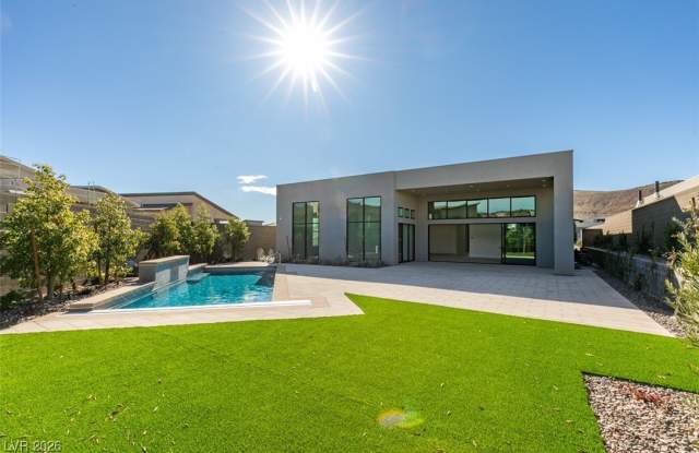 10710 Agate Cliffs Avenue