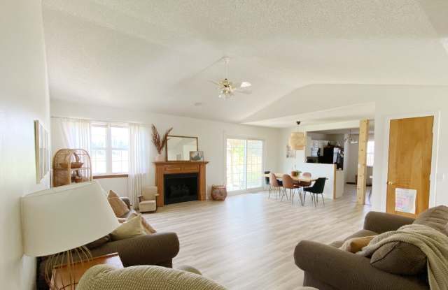 1144 Oak Way Dr