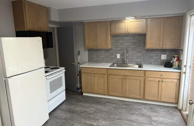 905 North Meadows CourtD
