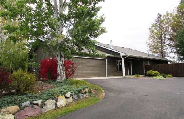 Photo of 2 bedroom Townhome close to Whitefish Lake Golf Course