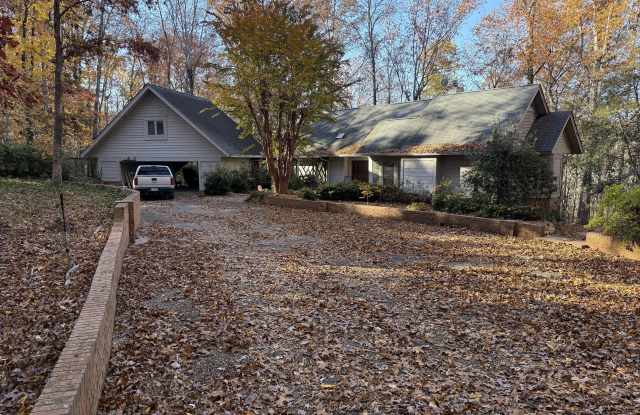 Photo of 833 Williamsburg Drive