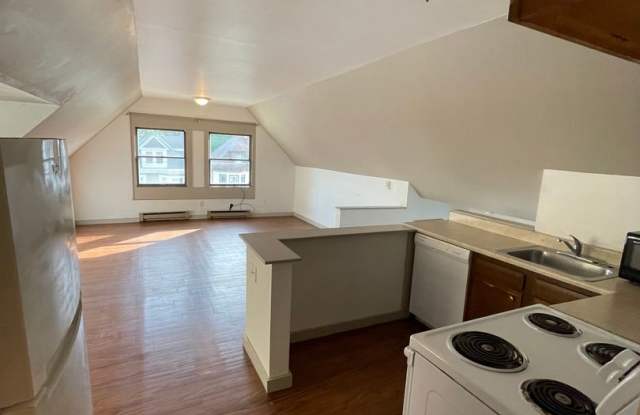 431 Forest Ave - (22176)