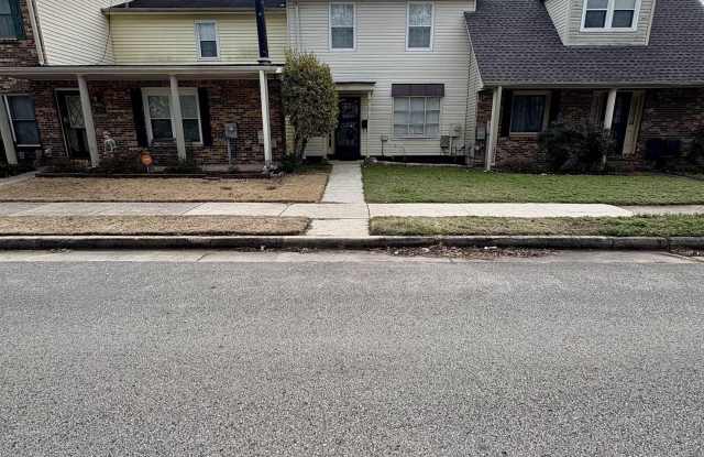 317 Chateau Drive SW