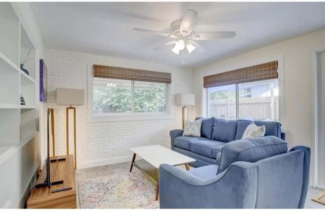 501 SW 11th Street
