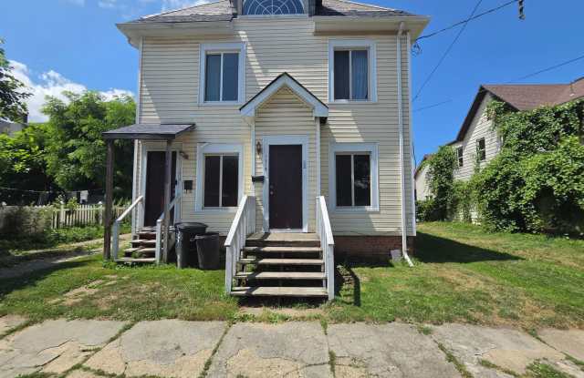 Lower 3 bedroom unit