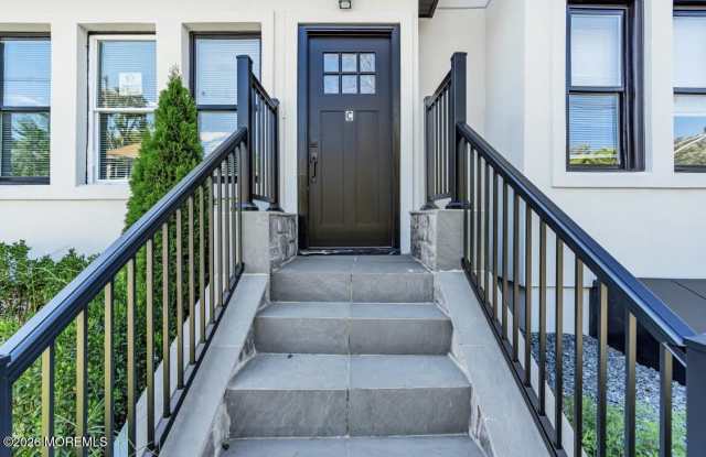 700 5th Avenue unit: C