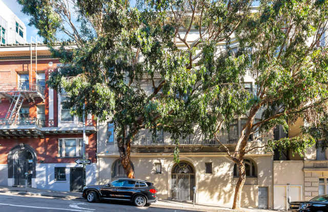 1130 LARKIN Apartments