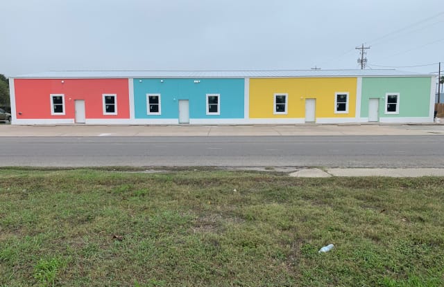 221 W Wilson Avenue - B1 - 221 West Wilson Avenue, Aransas Pass, TX 78336