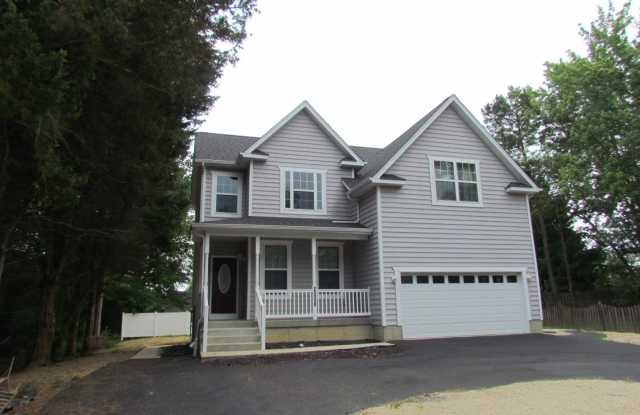 23220 SPALDING LN (BASEMENT APT)