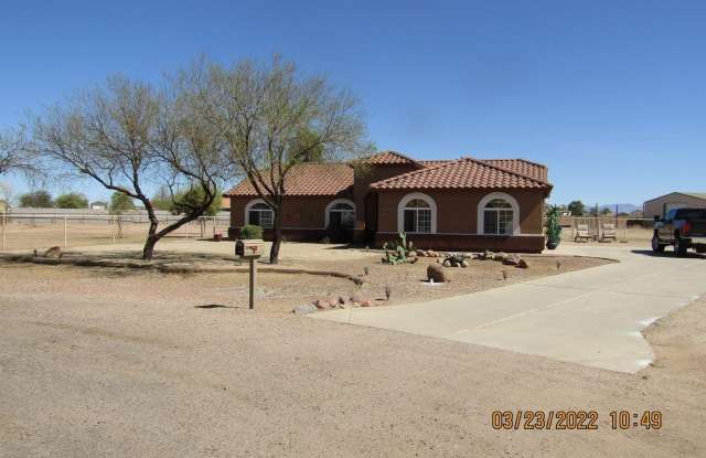 3868 E ASCOT Drive
