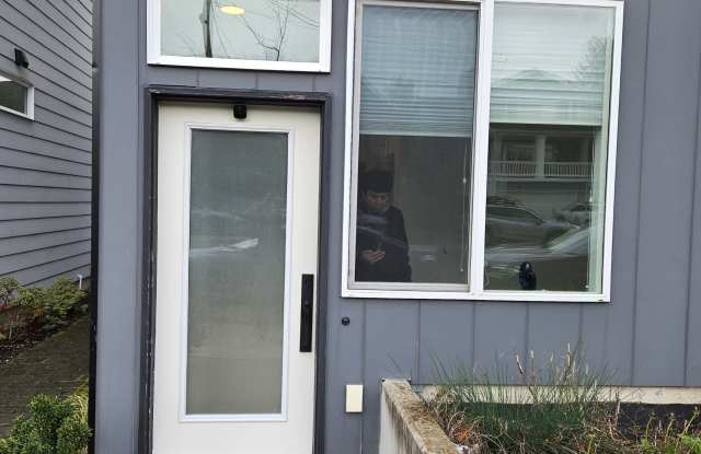 4610 Woodland Park Avenue North