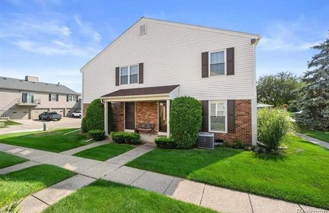 15757 N FRANKLIN Drive - 15757 North Franklin Drive, Macomb County, MI 48038