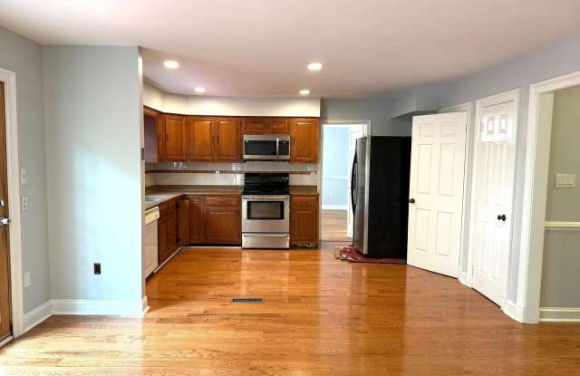 7811 WENDY RIDGE LANE