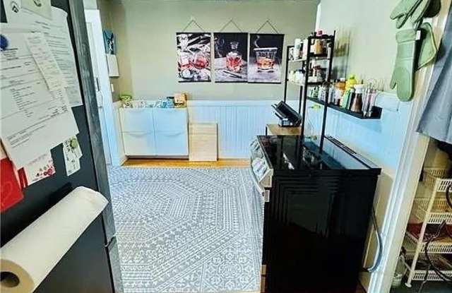 1071 Main Street unit: 3