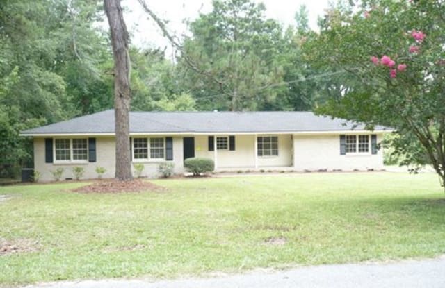 2402 Meadowbrook Drive - 2402 Meadowbrook Drive, Valdosta, GA 31602