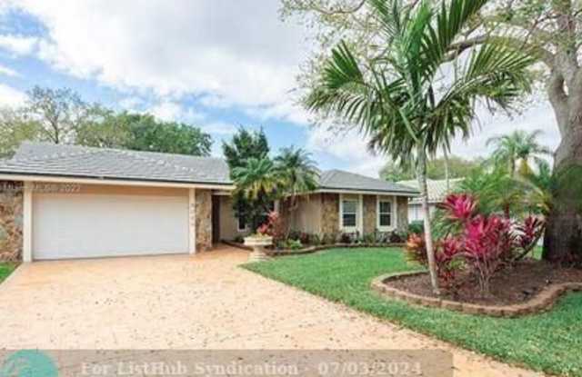 9080 NW 50th Ct