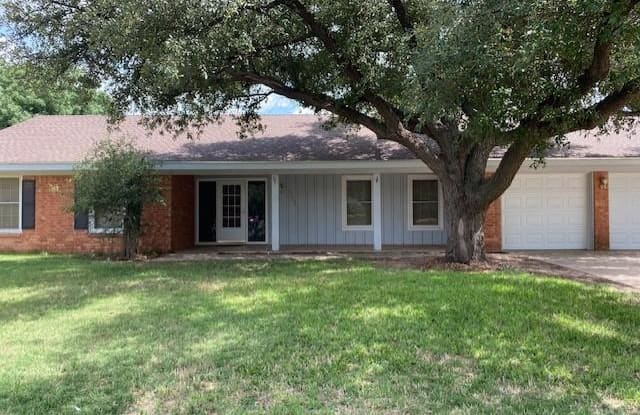 2811 Maxwell Dr - 2811 Maxwell Drive, Midland, TX 79705