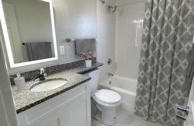 305 Ellsworth Street, 24-F