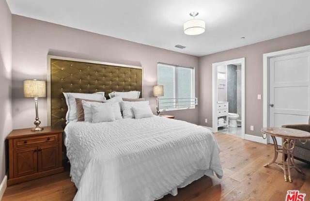 1743 South Westgate Avenue