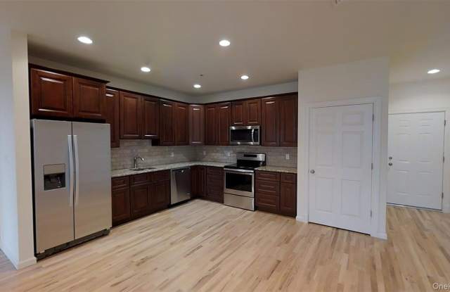 417 New York Avenue unit: 2B