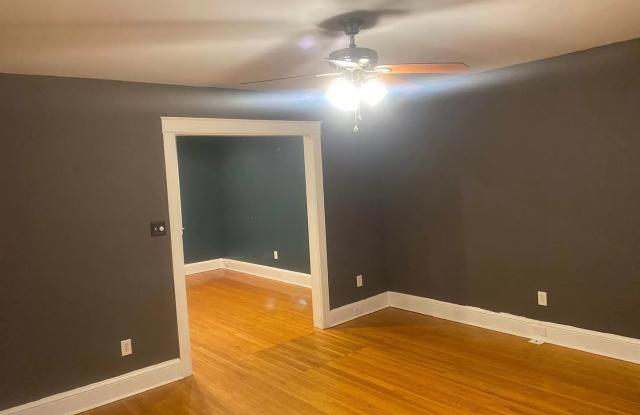 Charming 3BR / 1 BA Home Near F With Private Yard