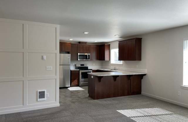 C221-Daybreak Gardens Apartments