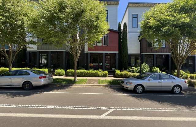 Spacious 2,511 Sq Ft Wilsonville Townhome with Vaulted Loft, Modern Kitchen & Attached Two-Car Garage