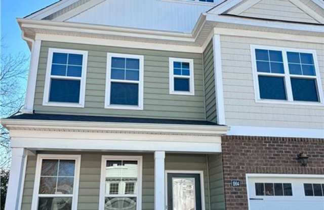 1004 Crown Grant
