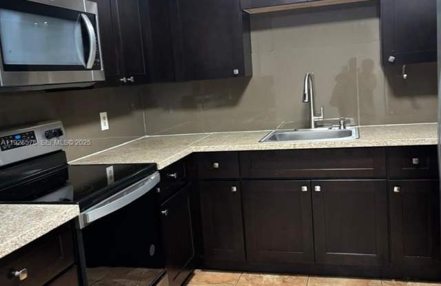 Photo of 2000 NW 119th St