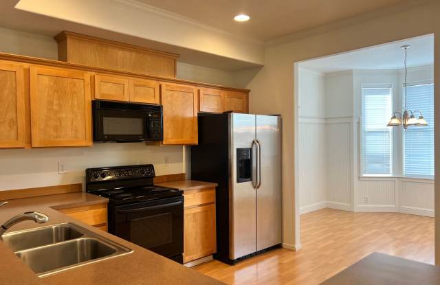 Photo of *Holiday Special: $500 OFF First Full Month's Rent!* Beautifully Updated Townhouse with New Carpet and Fresh Paint