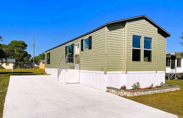 Photo of 224 W. Erie Drive