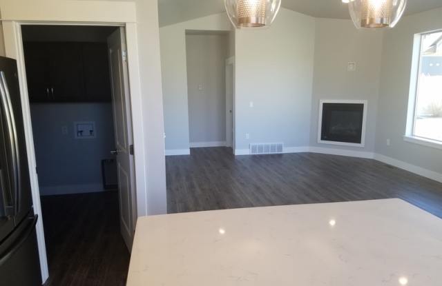 3052 Golden Acres Dr