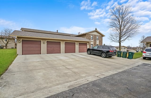 1355 Laguna Court - 1355 Laguna Court, Hanover Park, IL 60133